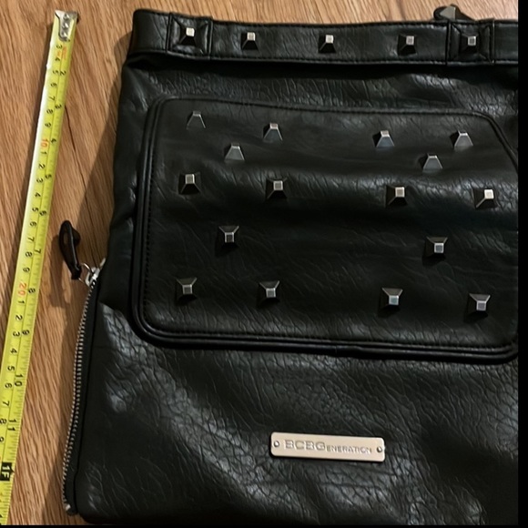 💎🖤💎🖤• BCBG x Studded Clutch Vibes•🖤💎🖤💎 - Picture 2 of 8